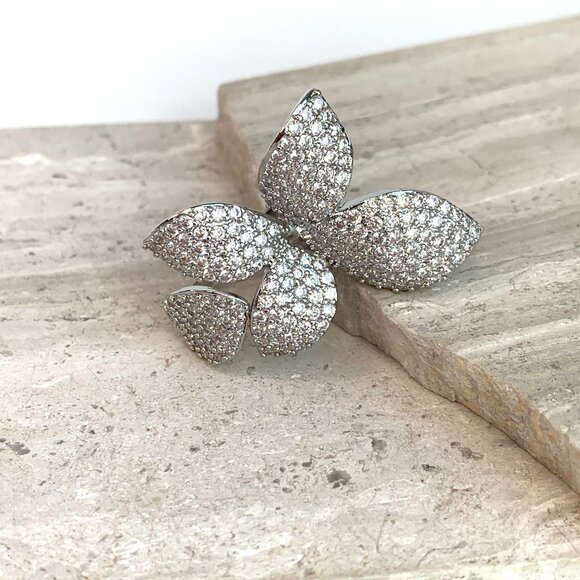 NEW ~ Anthropologie Adina Eden Fancy Flower Petal Silver Ring — Adjustable band - Picture 8 of 16